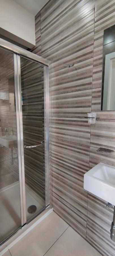 Villa Arjuza - Private Self Catering Bedrooms With Bathroom Is-Swieqi Екстериор снимка