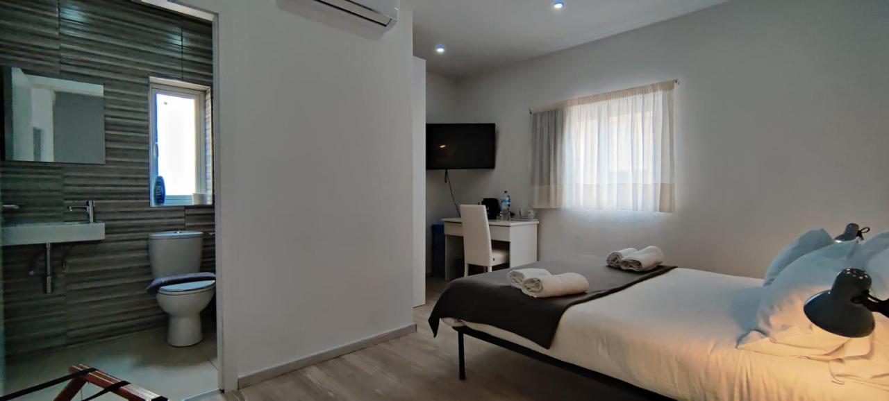 Villa Arjuza - Private Self Catering Bedrooms With Bathroom Is-Swieqi Екстериор снимка